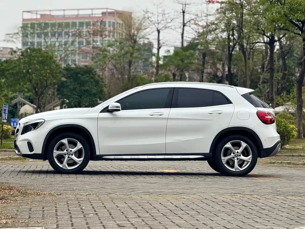 Mercedes-Benz GLA 2018 GLA 200 Dynamic купить на сайте DeffCars