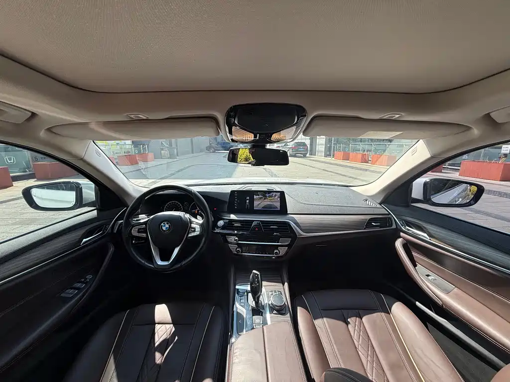 BMW 5 Series 2019 530Li Leading Luxury Package купить на сайте DeffCars