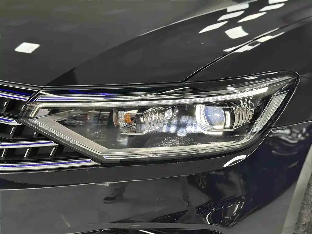 Magotan 2023 2 million commemorative edition 330TSI DSG leading model купить на сайте DeffCars