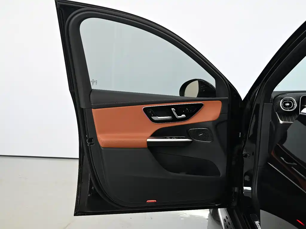 Mercedes-Benz GLC 2023 facelift GLC 300 L 4MATIC dynamic 5-seater купить на сайте DeffCars
