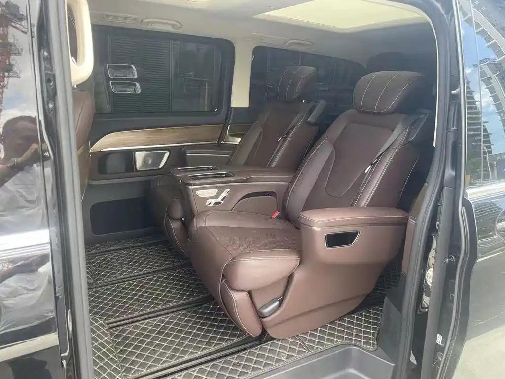 Mercedes-Benz V-Class 2022 V 260 L Long Wheelbase Luxury Edition купить на сайте DeffCars