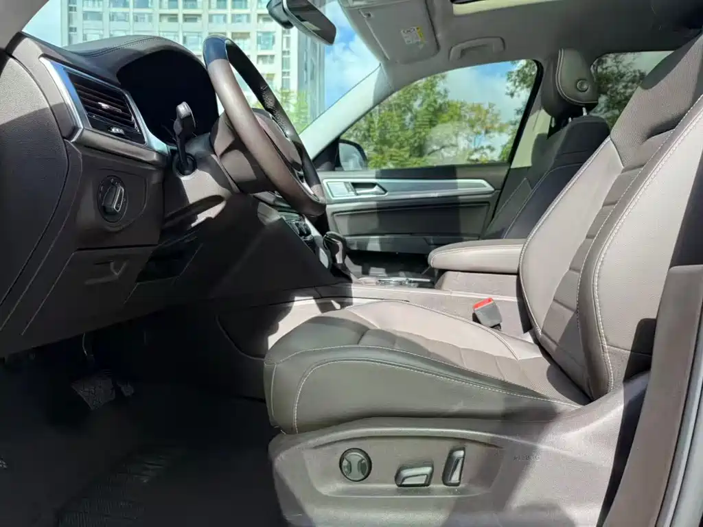 Touron 2019 380TSI four-wheel drive luxury version National VI купить на сайте DeffCars