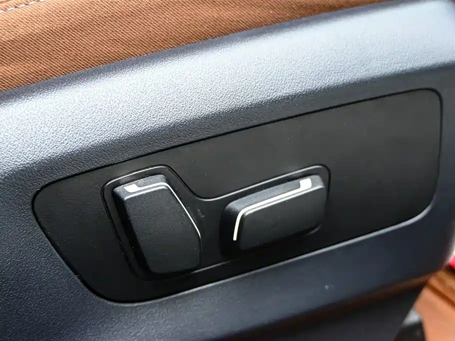 BMW 5 Series 2024 530Li Leading M Sports Package купить на сайте DeffCars