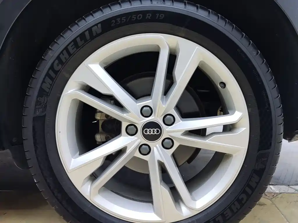 Audi Q3 2022 35 TFSI Fashionable and Elegant купить на сайте DeffCars