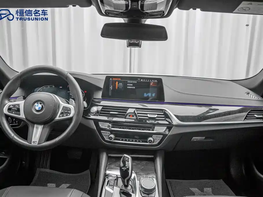 BMW 5 Series 2020 530Li Leading M Sports Package купить на сайте DeffCars