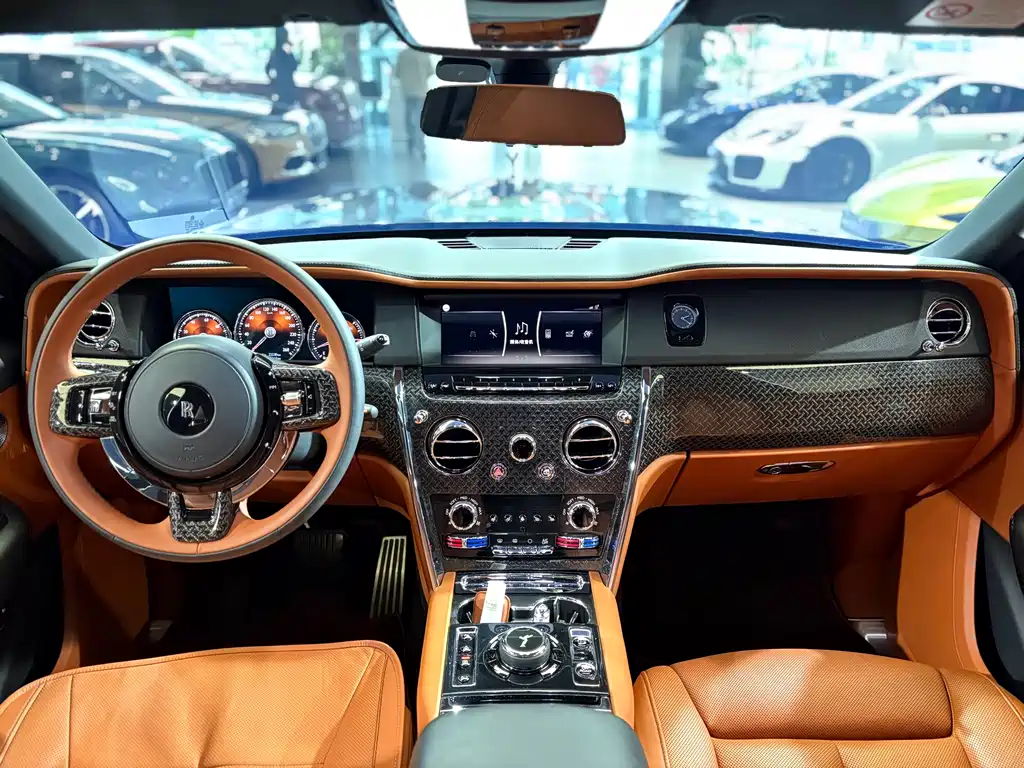 Cullinan 2018 four-seat version купить на сайте DeffCars