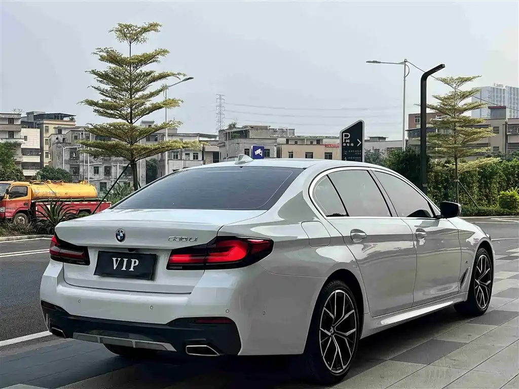 BMW 5 Series 2022 Facelift 2 530Li Exclusive M Sports Package купить на сайте DeffCars