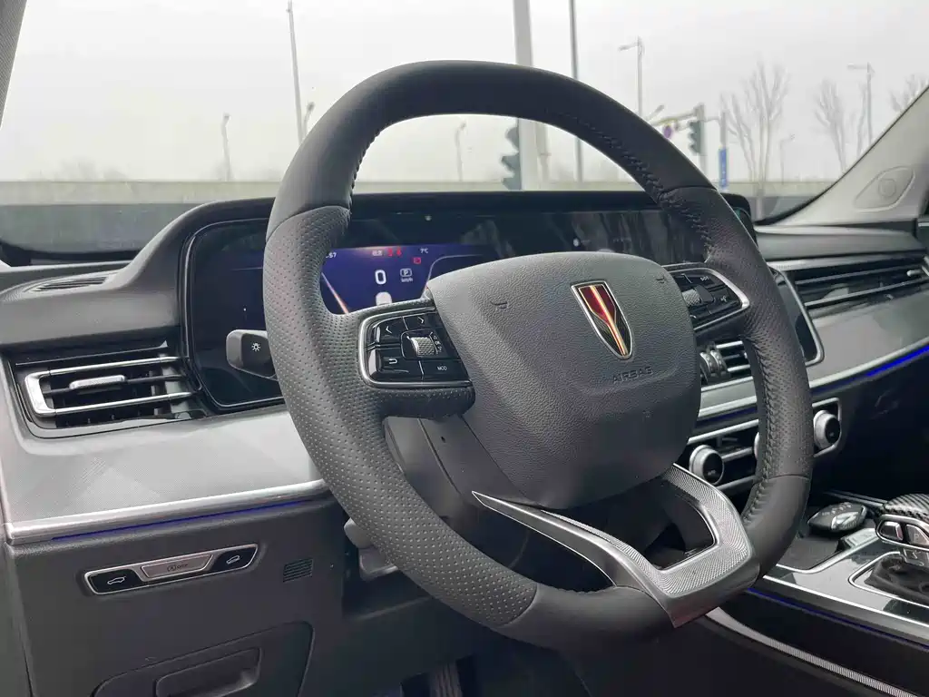 Hongqi HS5 2023 2.0T Qixiang Pro version купить на сайте DeffCars
