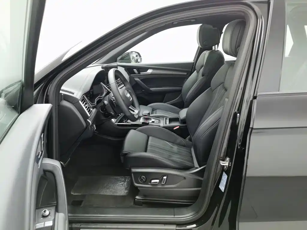 Audi Q5L 2025 40 TFSI Luxury Dynamic Edition купить на сайте DeffCars
