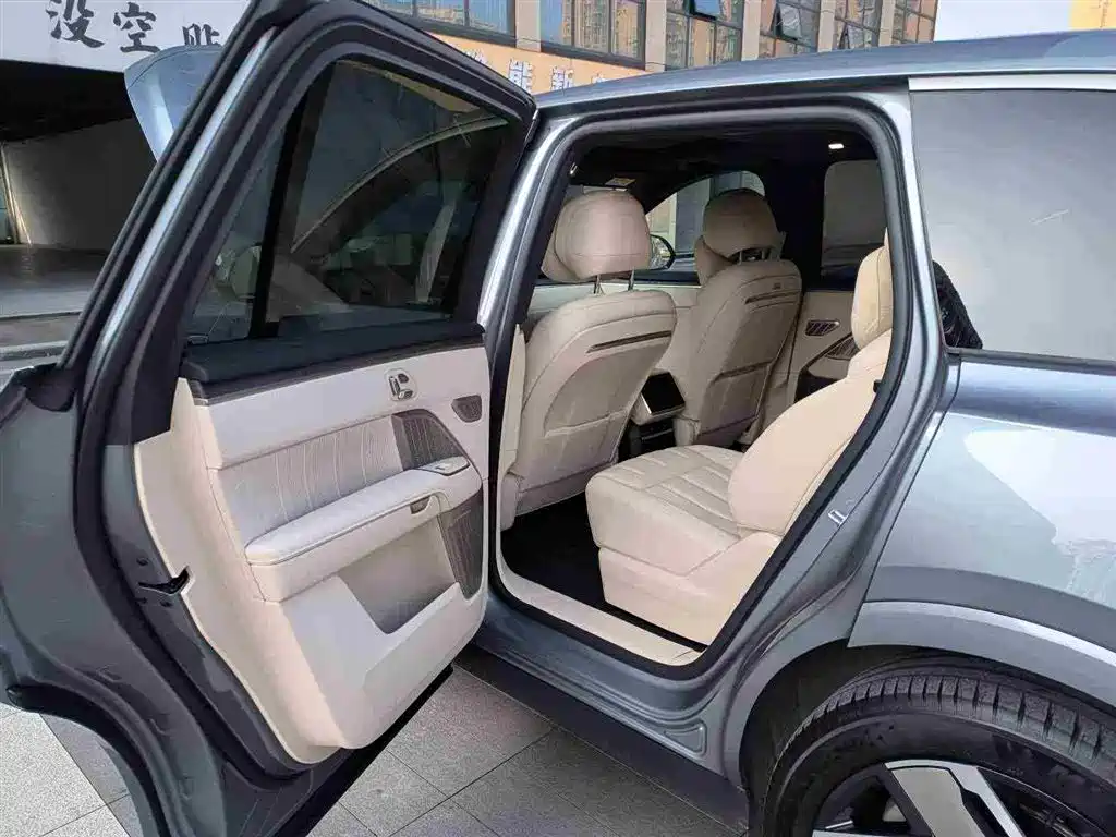 Ledo L90 2025 Ultra six-seater version купить на сайте DeffCars