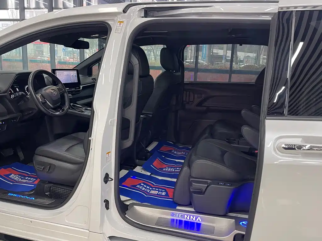 SIENNA 2021 2.5L Hybrid Premium Edition купить на сайте DeffCars