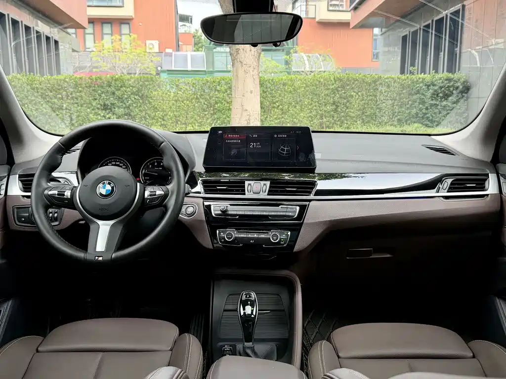 BMW X1 2021 sDrive25Li Leading Model купить на сайте DeffCars