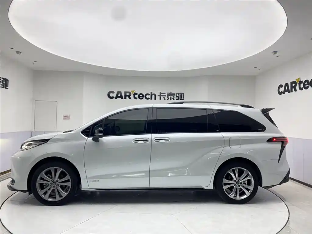 SIENNA 2023 2.5L Hybrid Premium Edition купить на сайте DeffCars