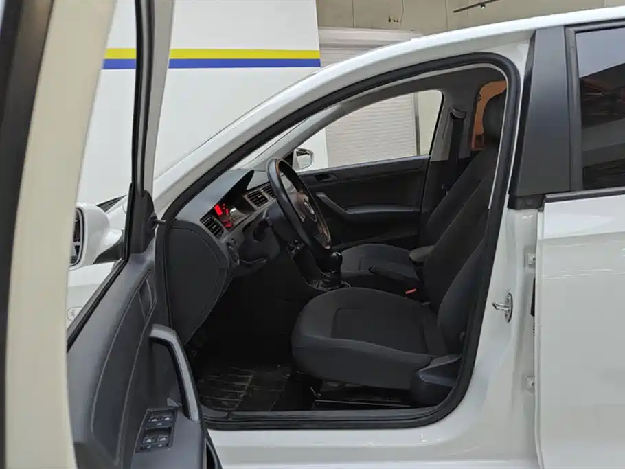 Santana 2015 1.4L Manual Fashion Edition купить на сайте DeffCars