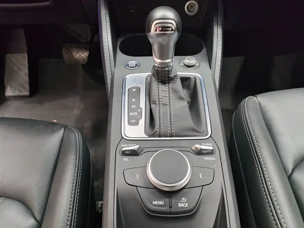 Audi Q2L 2024 35TFSI fashionable and dynamic купить на сайте DeffCars