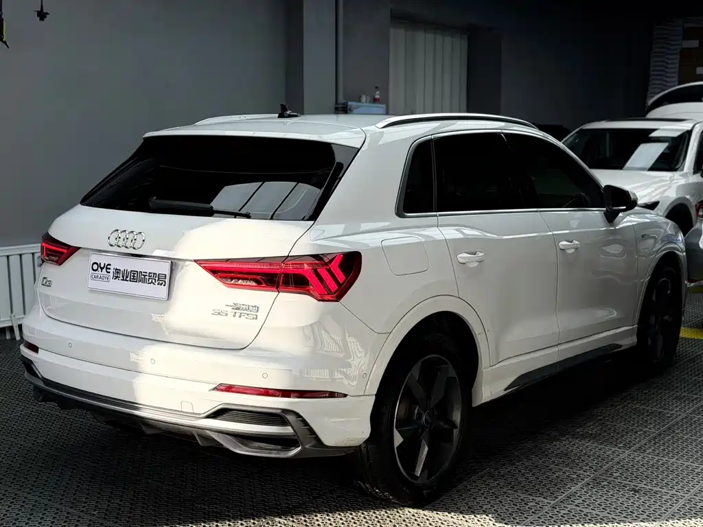 Audi Q3 2022 35 TFSI Fashionable and Dynamic купить на сайте DeffCars