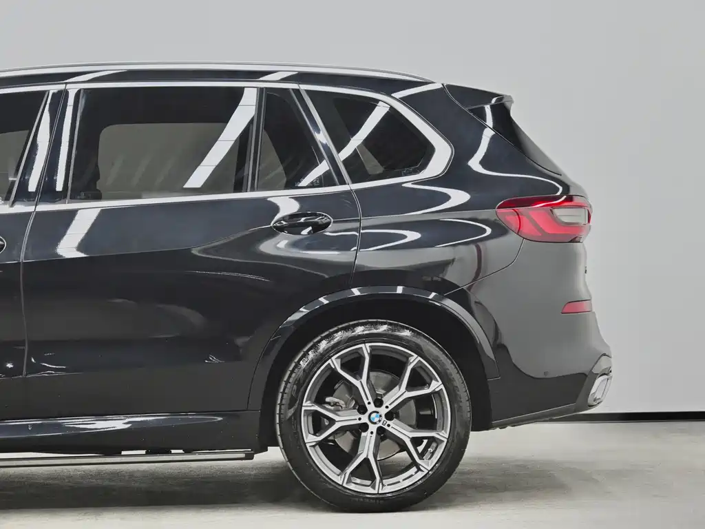 BMW X5 2022 xDrive 40Li M Sports Package купить на сайте DeffCars