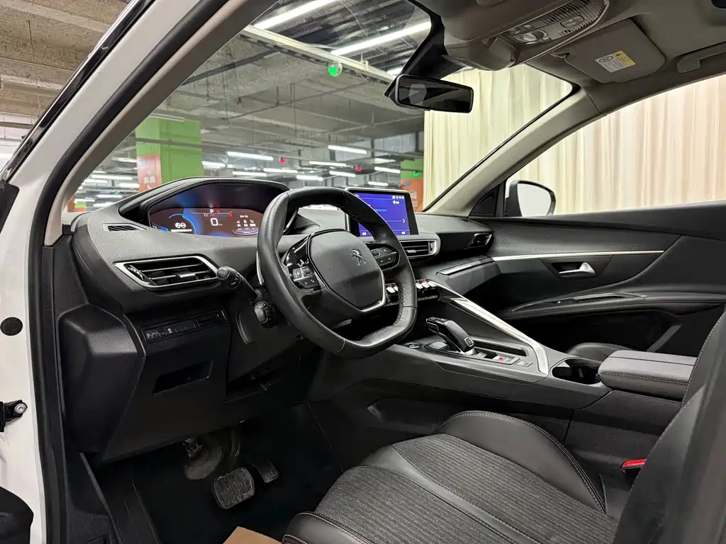 Peugeot 5008 2019 380THP 5-seat elite version купить на сайте DeffCars