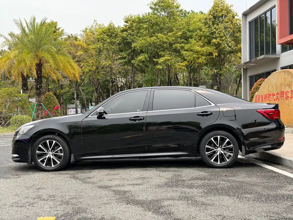 Crown 2018 2.0T Fashion Edition купить на сайте DeffCars