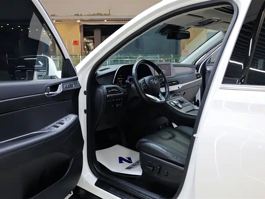 Paristi 2021 3.5L automatic four-wheel drive GLS купить на сайте DeffCars