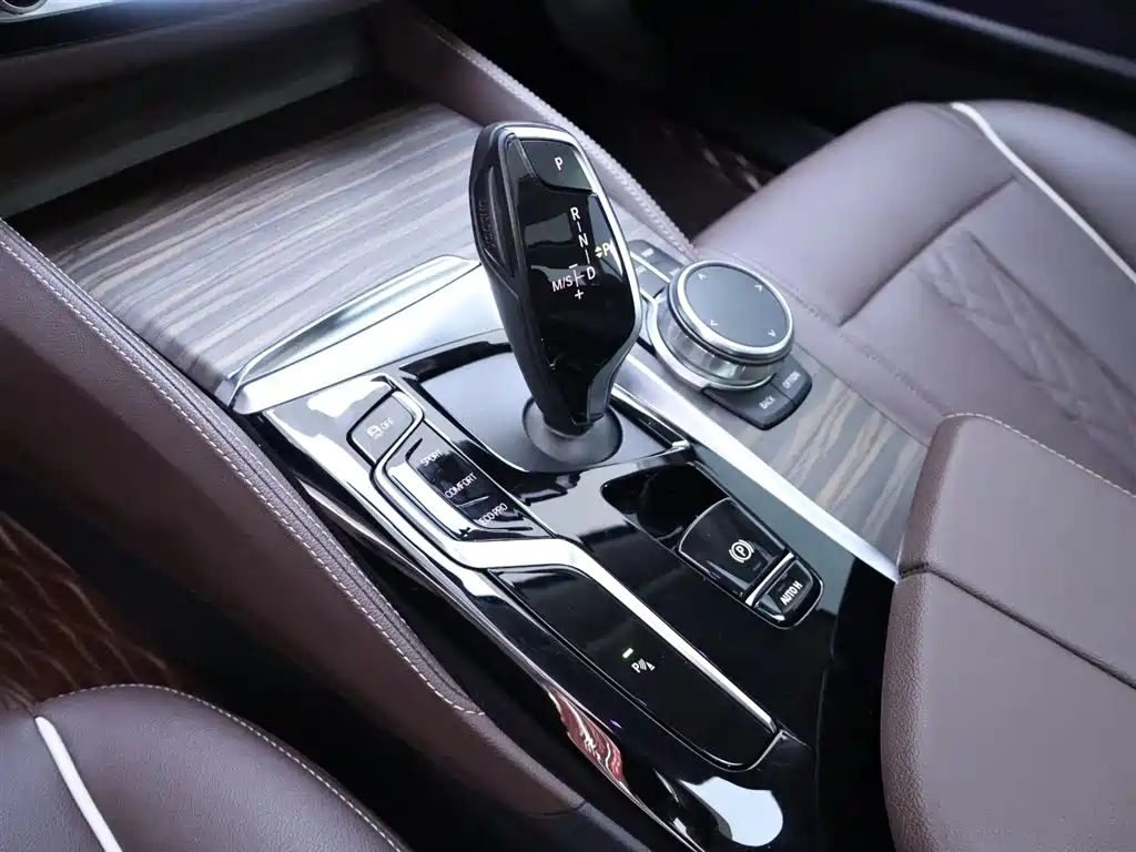 BMW 5 Series 2021 530Li Leading Luxury Package купить на сайте DeffCars