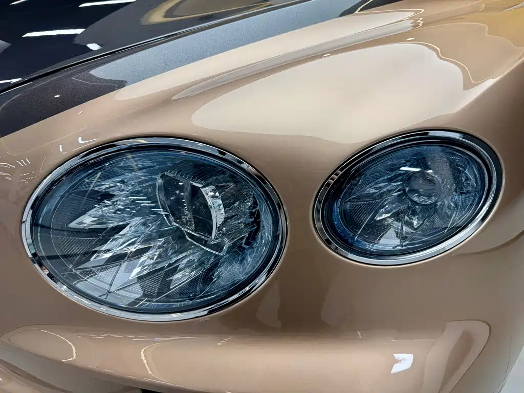 Bentayga 2023 4.0T V8 long wheelbase version купить на сайте DeffCars
