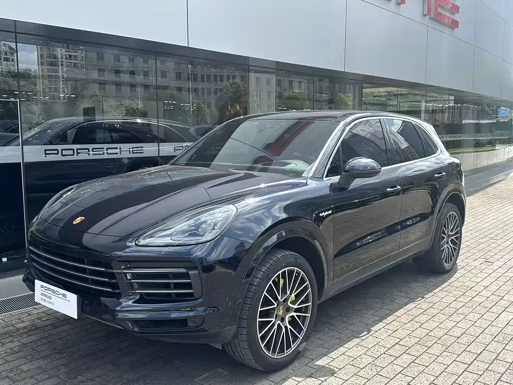 Cayenne New Energy 2021 Cayenne E-Hybrid 2.0T купить на сайте DeffCars
