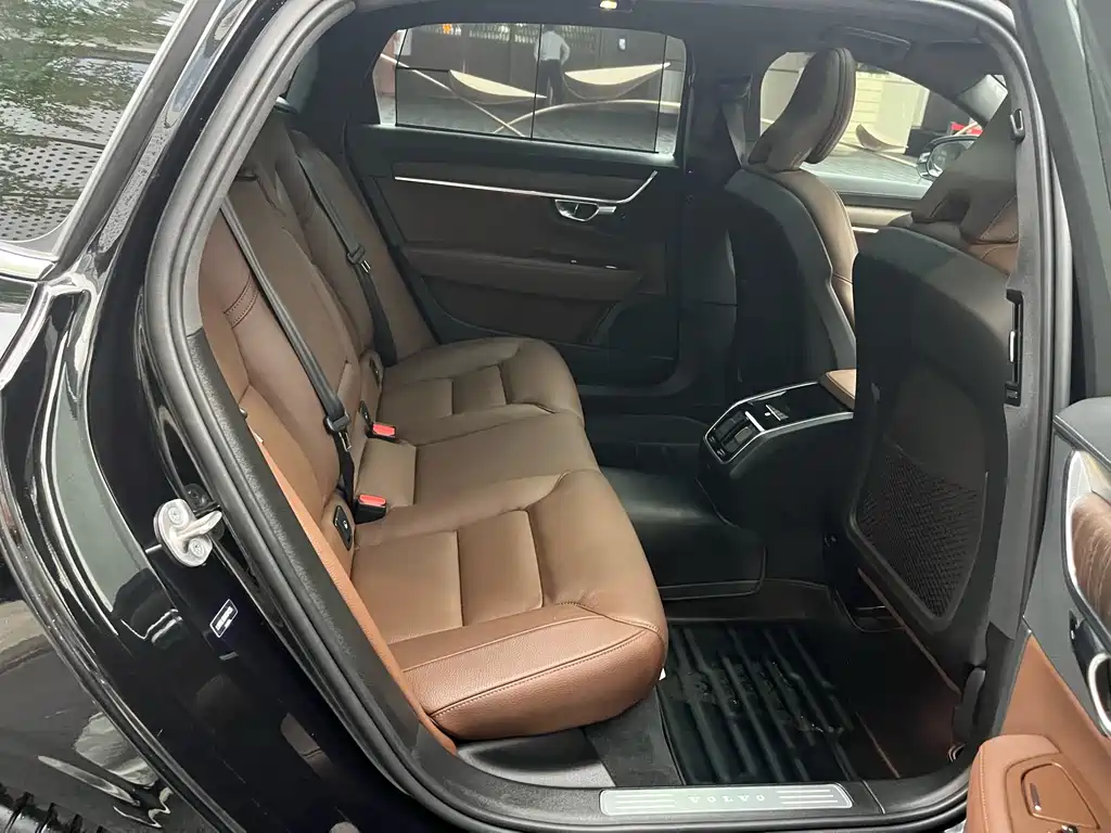 Volvo S90 2022 B5 Zhiyuan Luxury Edition купить на сайте DeffCars