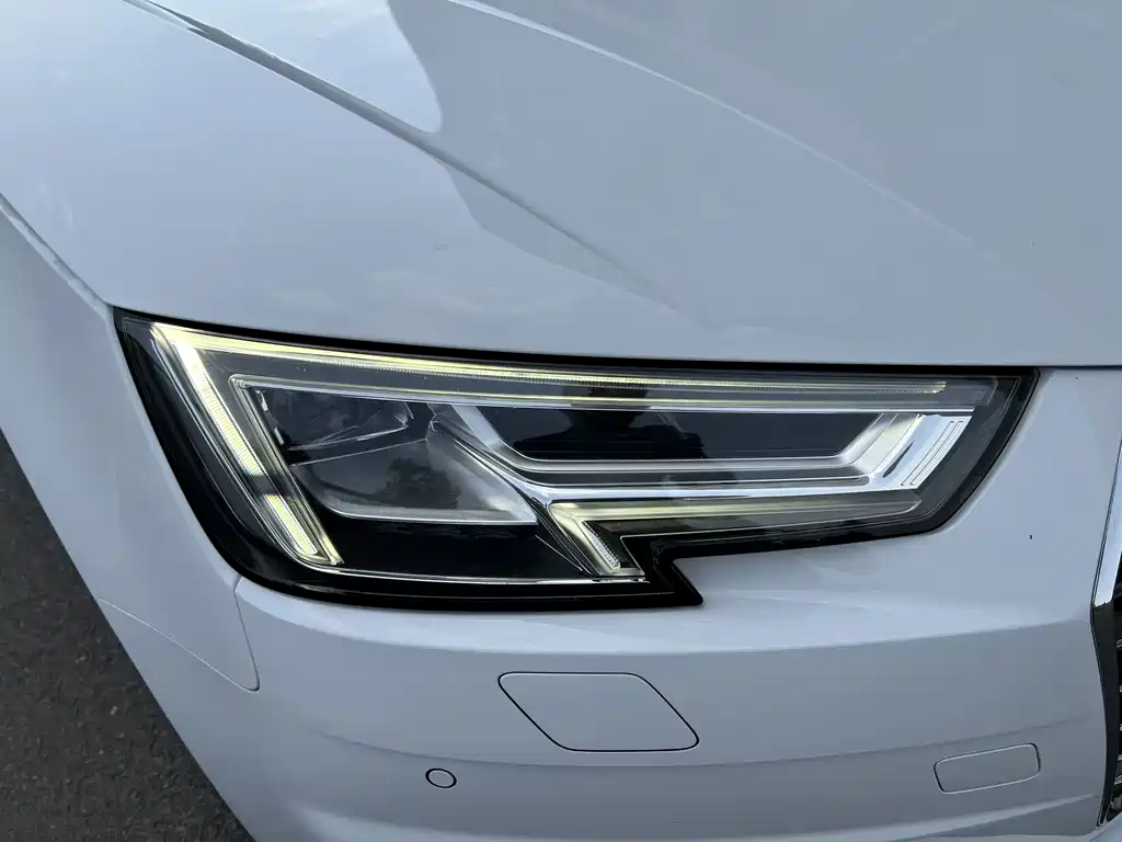 Audi A4L 2018 30th Anniversary Model 40 TFSI Enterprising купить на сайте DeffCars