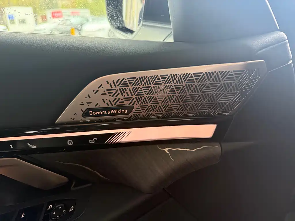 BMW 5 Series 2024 530Li Exclusive M Sports Package купить на сайте DeffCars