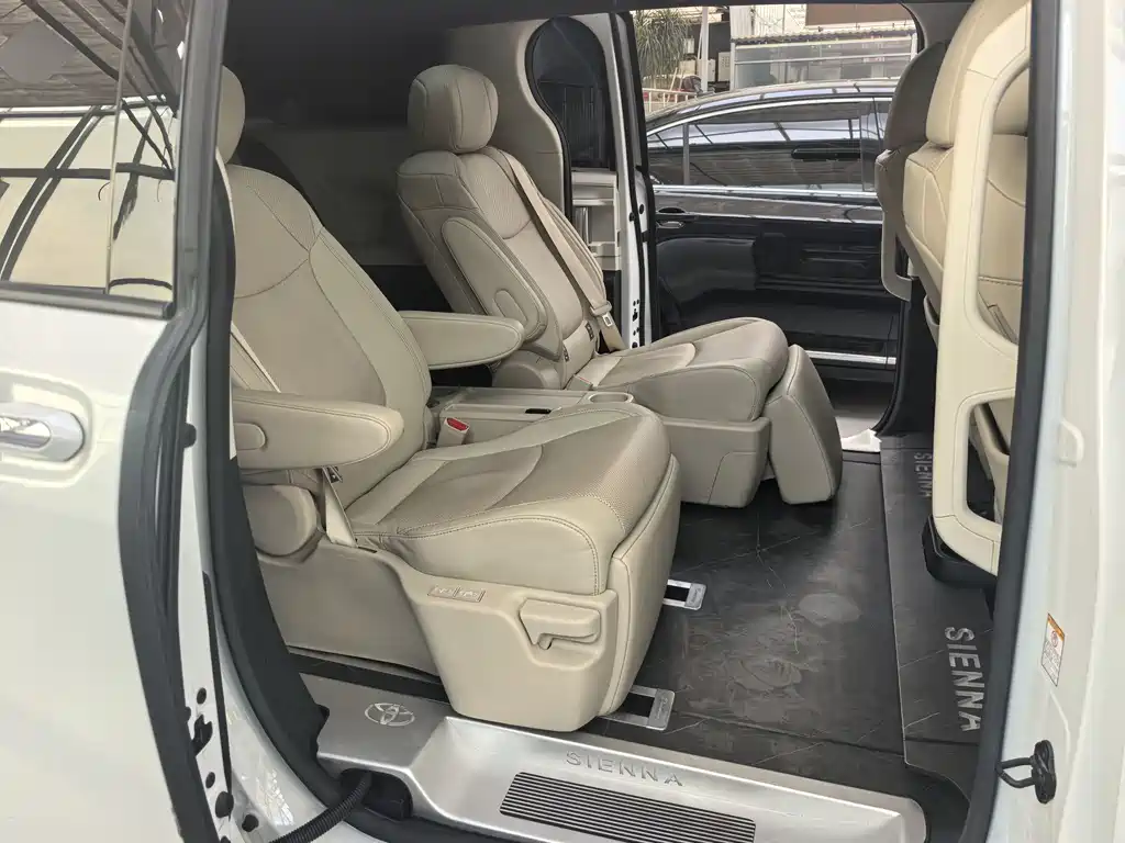 SIENNA 2023 2.5L Hybrid Extreme Edition купить на сайте DeffCars