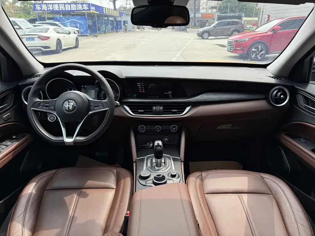 Stelvio 2017 2.0T 200HP Deluxe Edition купить на сайте DeffCars