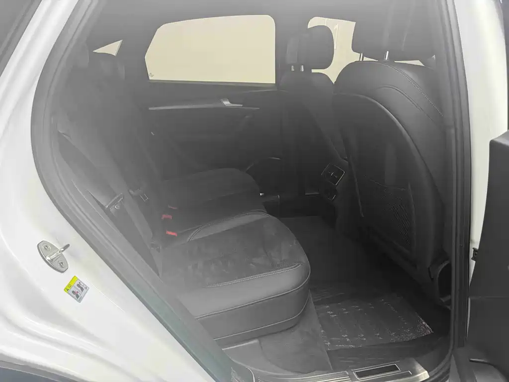 Audi Q5L Sportback 2021 40 TFSI luxury model купить на сайте DeffCars