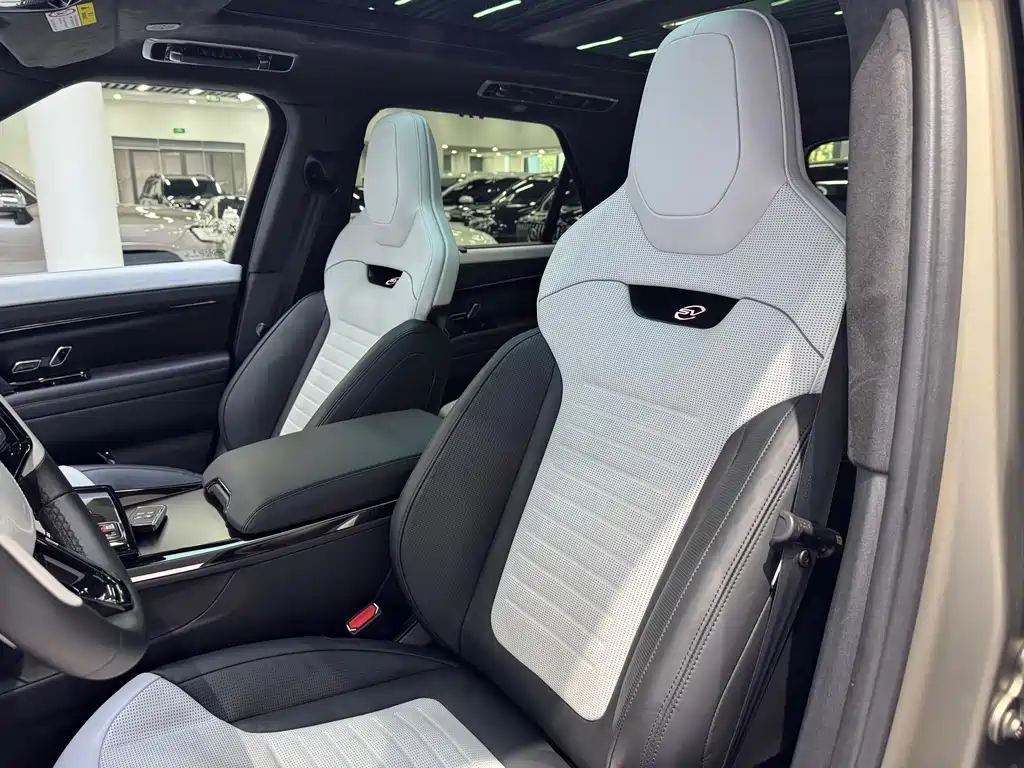 Range Rover Sport 2024 4.4 V8 SV Edition One купить на сайте DeffCars