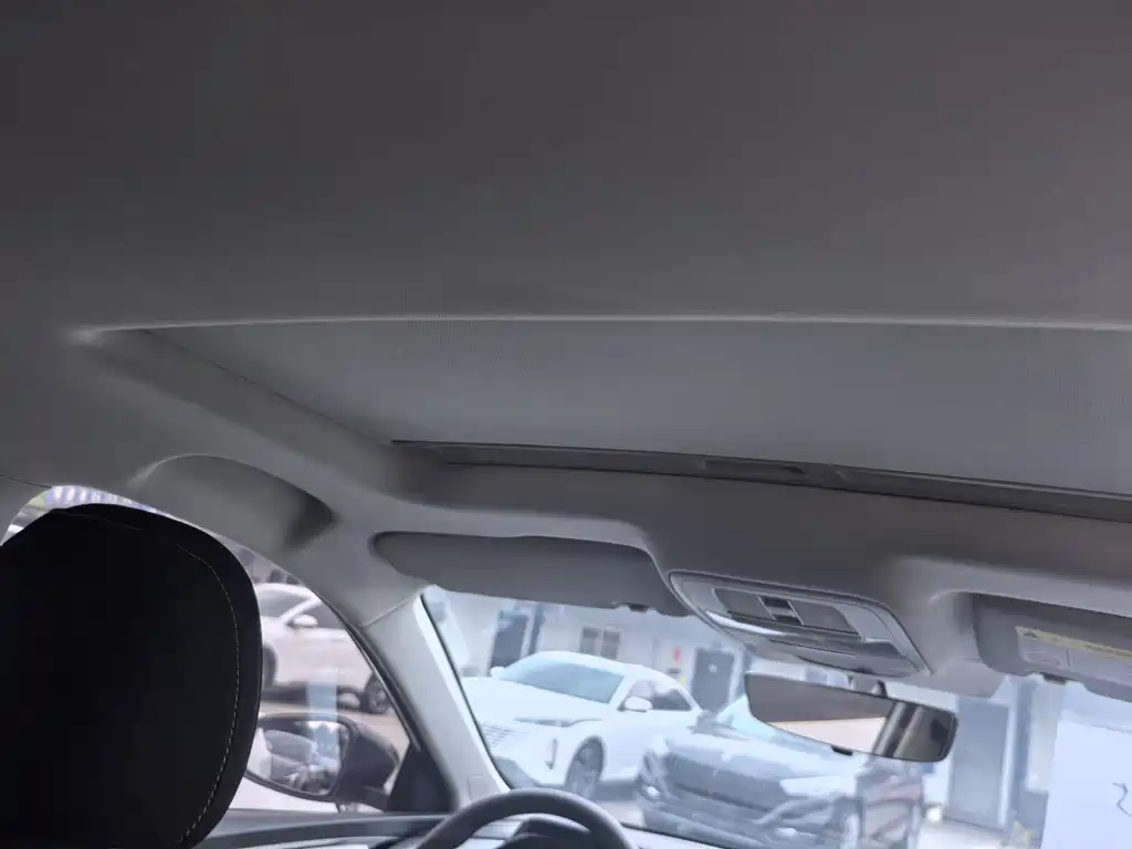 Roewe i5 2021 1.5L CVT Star Edition купить на сайте DeffCars