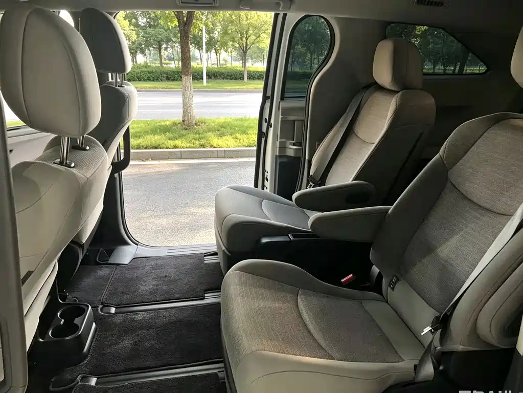 SIENNA 2024 2.5L Hybrid Comfort Edition купить на сайте DeffCars