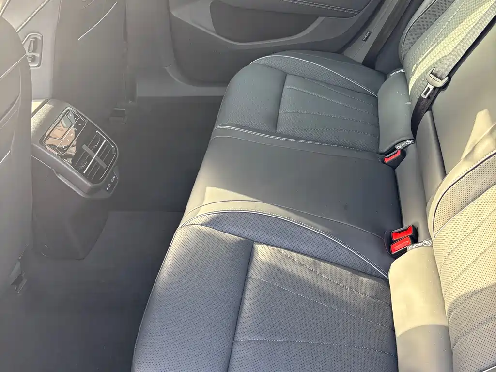 Passat 2025 Pro 380TSI Dragon Edition купить на сайте DeffCars