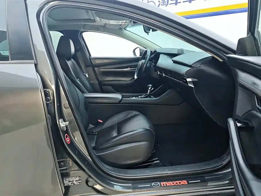 Mazda3 Angkesela 2020 2.0L Automatic Premium Edition купить на сайте DeffCars