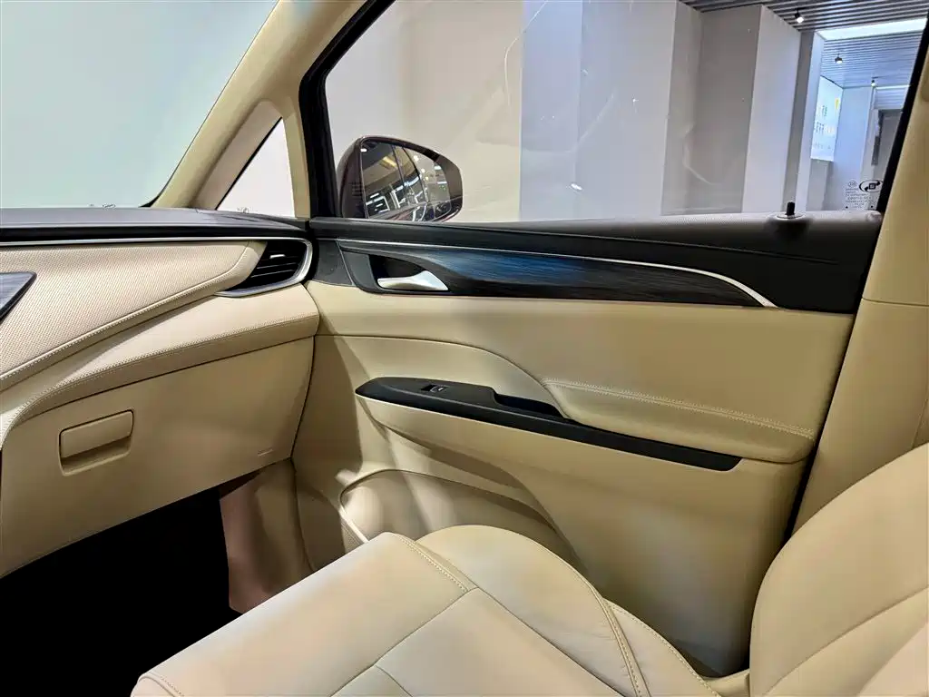 Buick GL8 2023 ES Lu Zun Exclusive Model купить на сайте DeffCars
