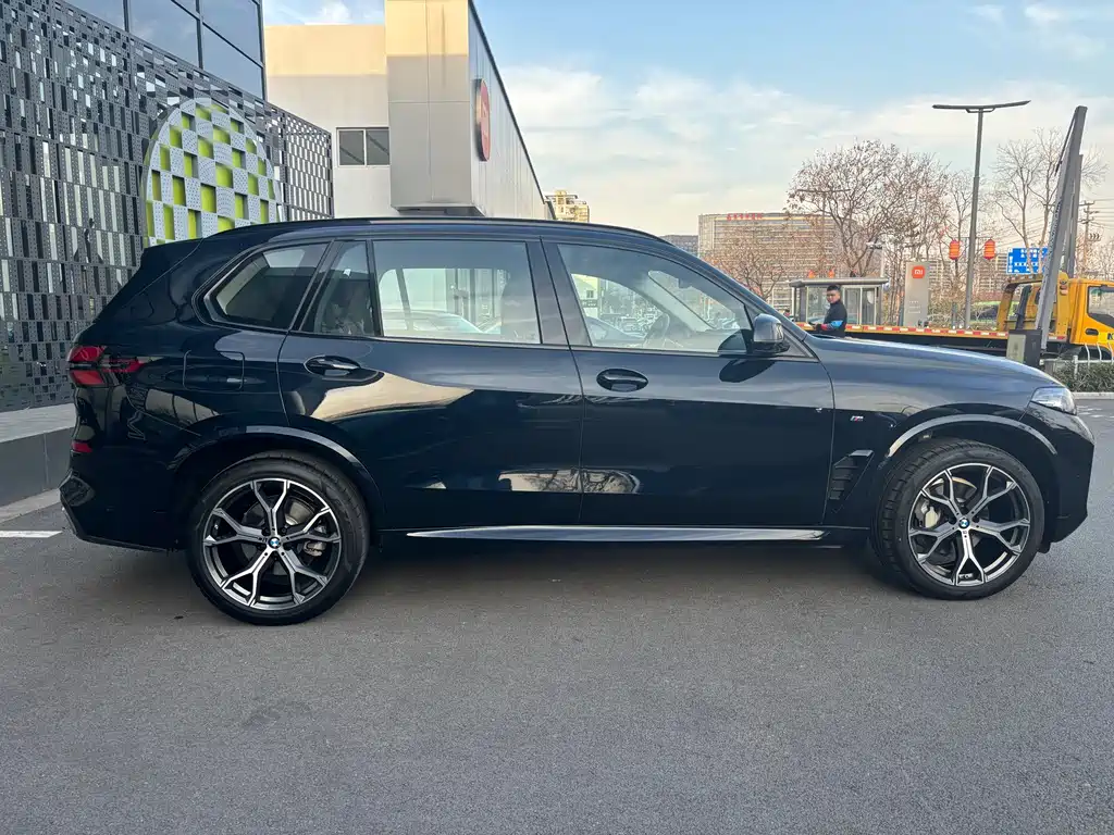 BMW X5 2023 xDrive 30Li Exclusive M Sports Night Package купить на сайте DeffCars