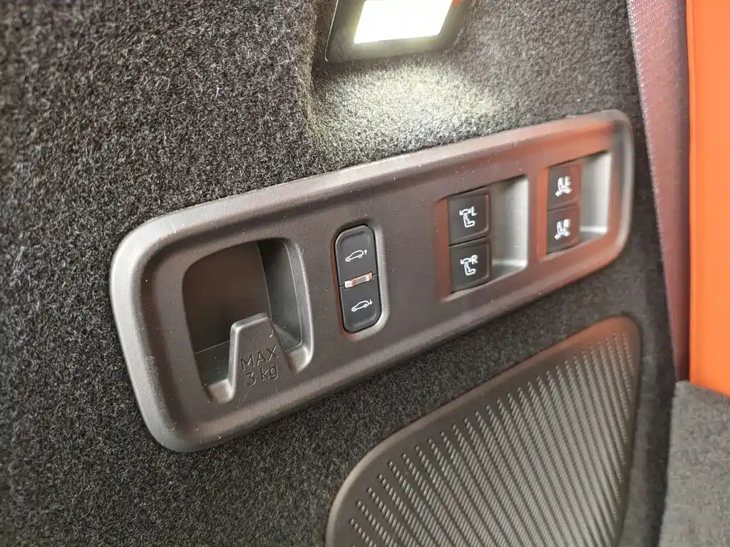 Lynk & Co 900 2025 1.5T Ultra купить на сайте DeffCars