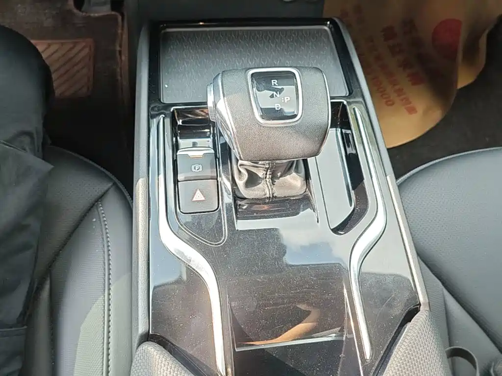 Hongqi E-QM5 2023 facelift basic travel version купить на сайте DeffCars