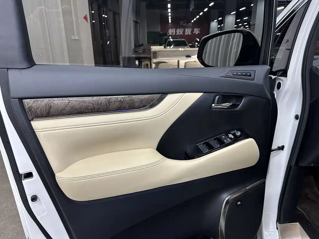 Wilfa 2021 Crown Dual Engine 2.5L HV Premium Edition купить на сайте DeffCars