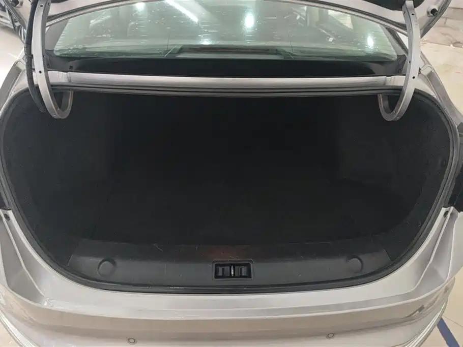 Yixuan MAX 2021 1.5T super dad version купить на сайте DeffCars