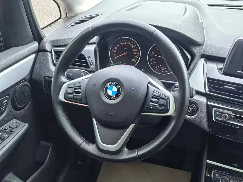 BMW 2 Series Touring 2016 220i Leading Model купить на сайте DeffCars