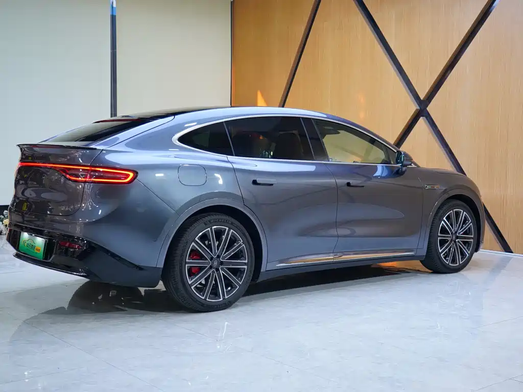 Zhijie R7 2025 extended range 331km Ultra купить на сайте DeffCars