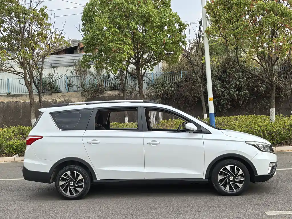 Changan Auchan A800 2018 1.6L manual smart network model купить на сайте DeffCars