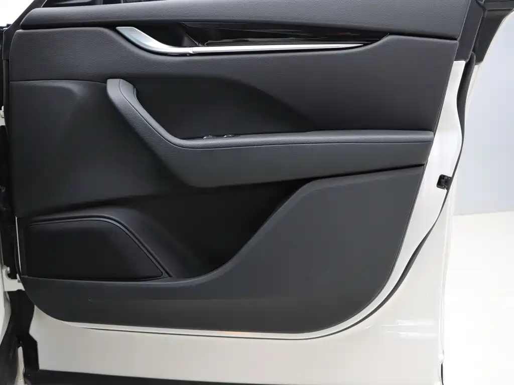 Levante 2022 2.0T GT sharp first edition купить на сайте DeffCars