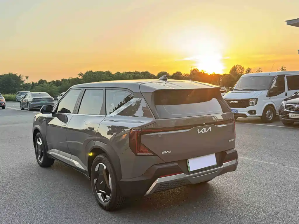 Kia EV5 2025 530 Light купить на сайте DeffCars