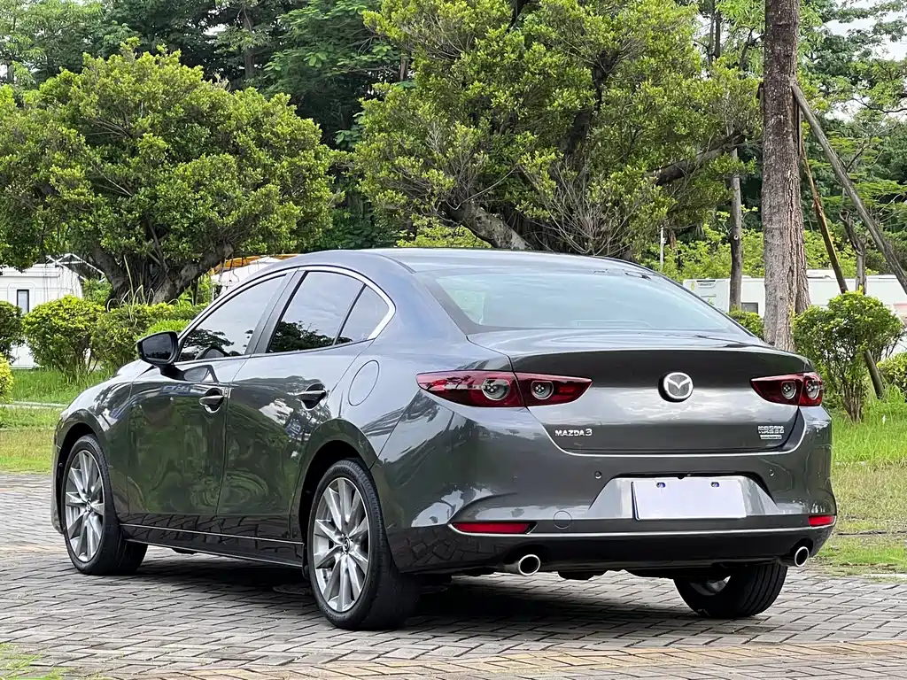 Mazda3 Angkesela 2021 2.0L Automatic Premium Edition купить на сайте DeffCars